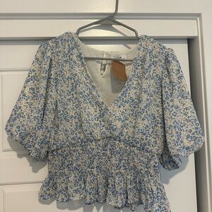 Brand new puff sleeve top
